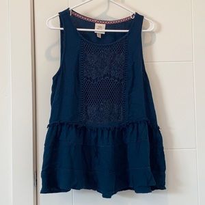 Dark blue tank top with lace front